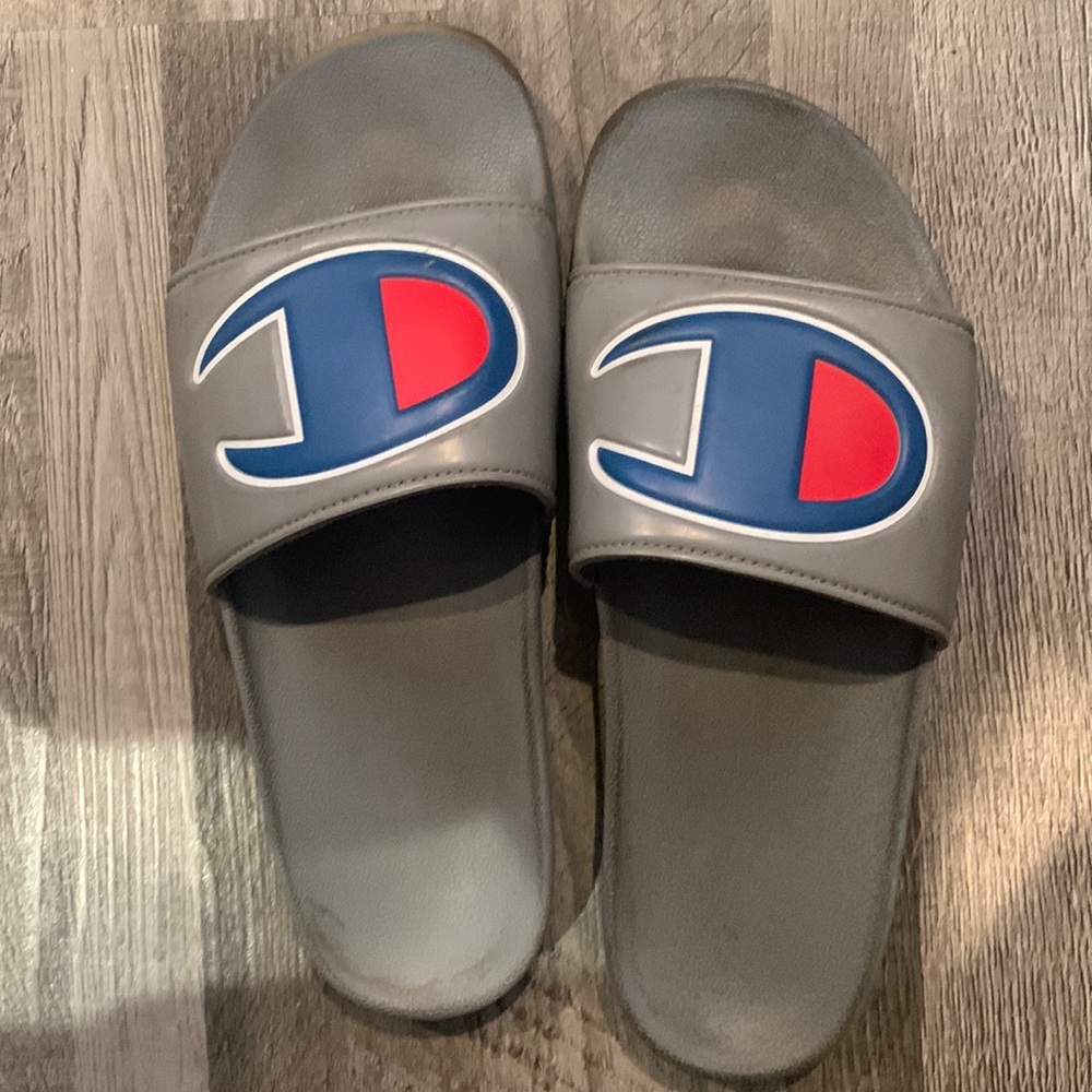 Champion slides grey